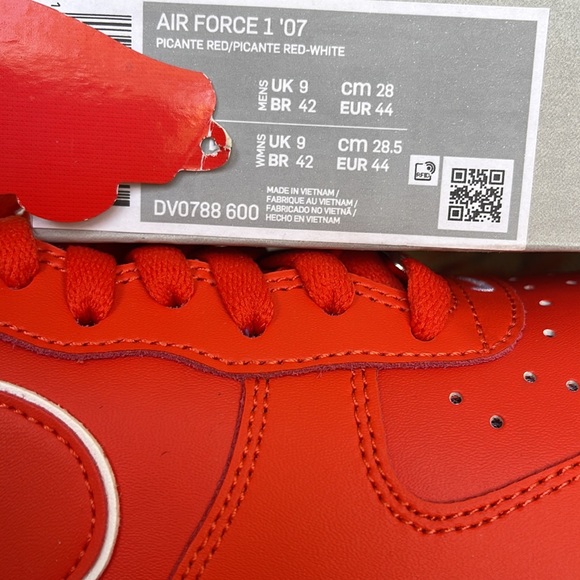 Nike Air Force 1 '07
WMNS Shoes
Picante Red/White/Picante Red
Style DV0788-600 - Picture 16 of 16